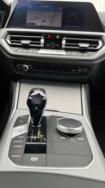BMW 320 Touring 320 d xDrive Advantage 08/2020-photo-7