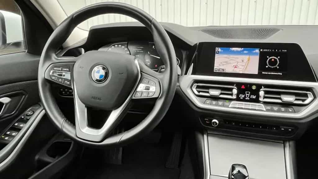 BMW 320 Touring 320 d xDrive Advantage 08/2020-photo-9