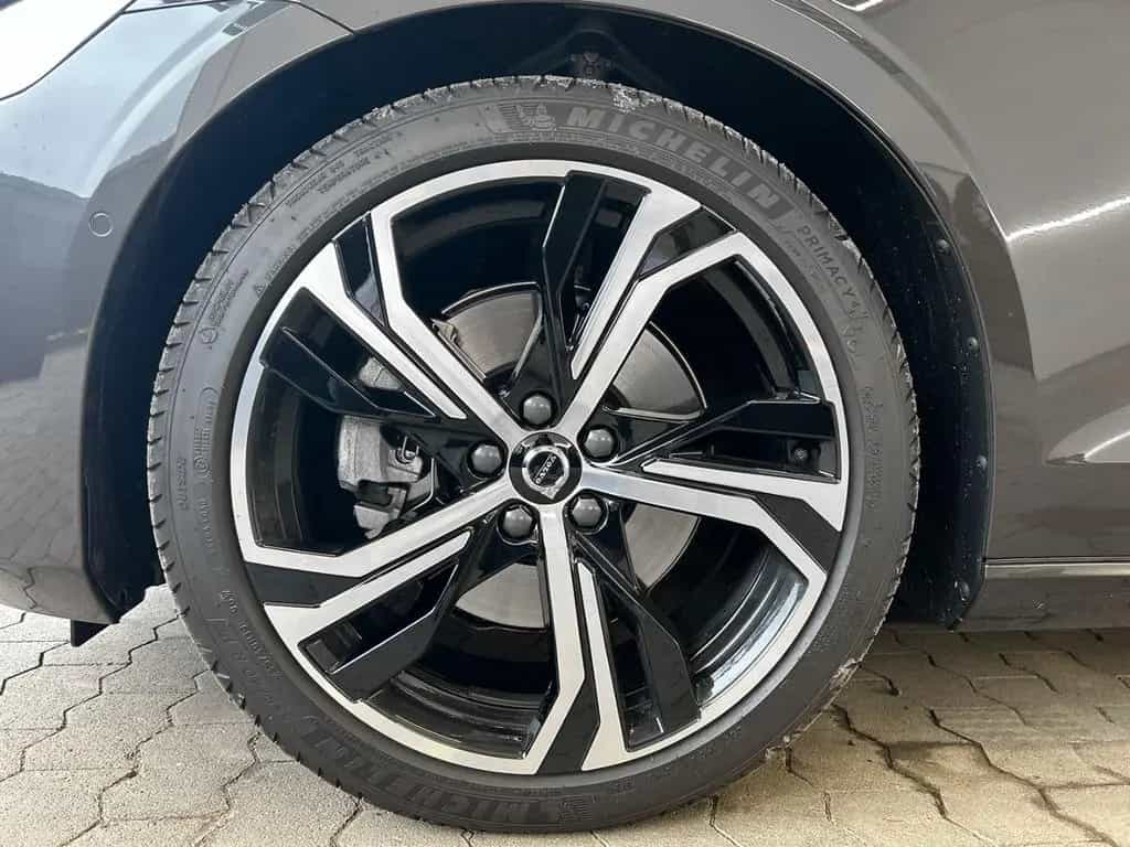 Volvo V60 Plus Dark B4 Benzin Pano/360°/ACC 03/2025-photo-8
