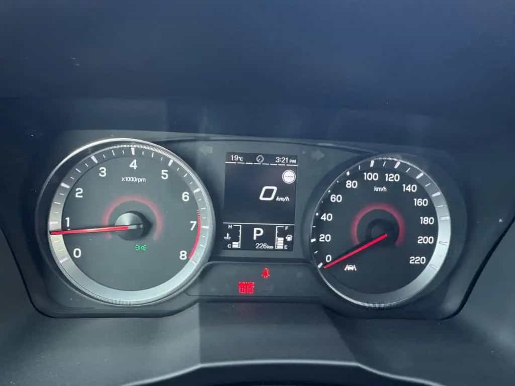 KGM Tivoli Quartz 1.5 mit Sitzheizung+Kamera 01/2025-photo-5