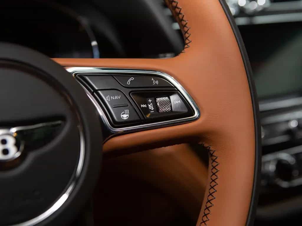 Bentley Bentayga 4.0 V8 *Front Seat Comfort*Mood Light* 06/2022-photo-28