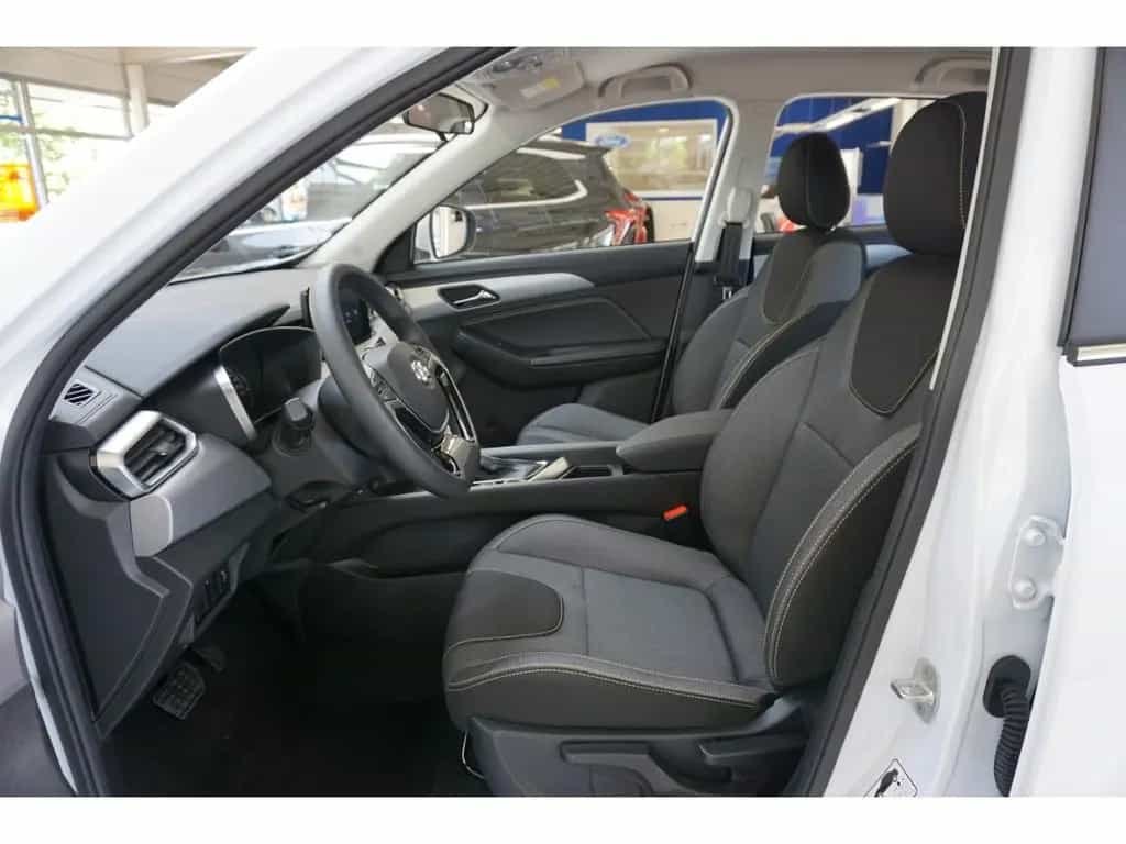 BAIC Senova X35 X35 1.5 Turbo Autom. LED PDC 3 Jahre Garantie null-photo-13