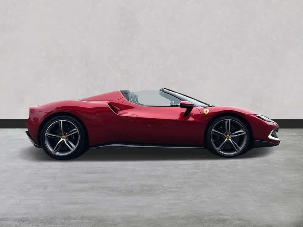 Ferrari 296 GTS 140.000€ an Optionals 05/2023-photo-5