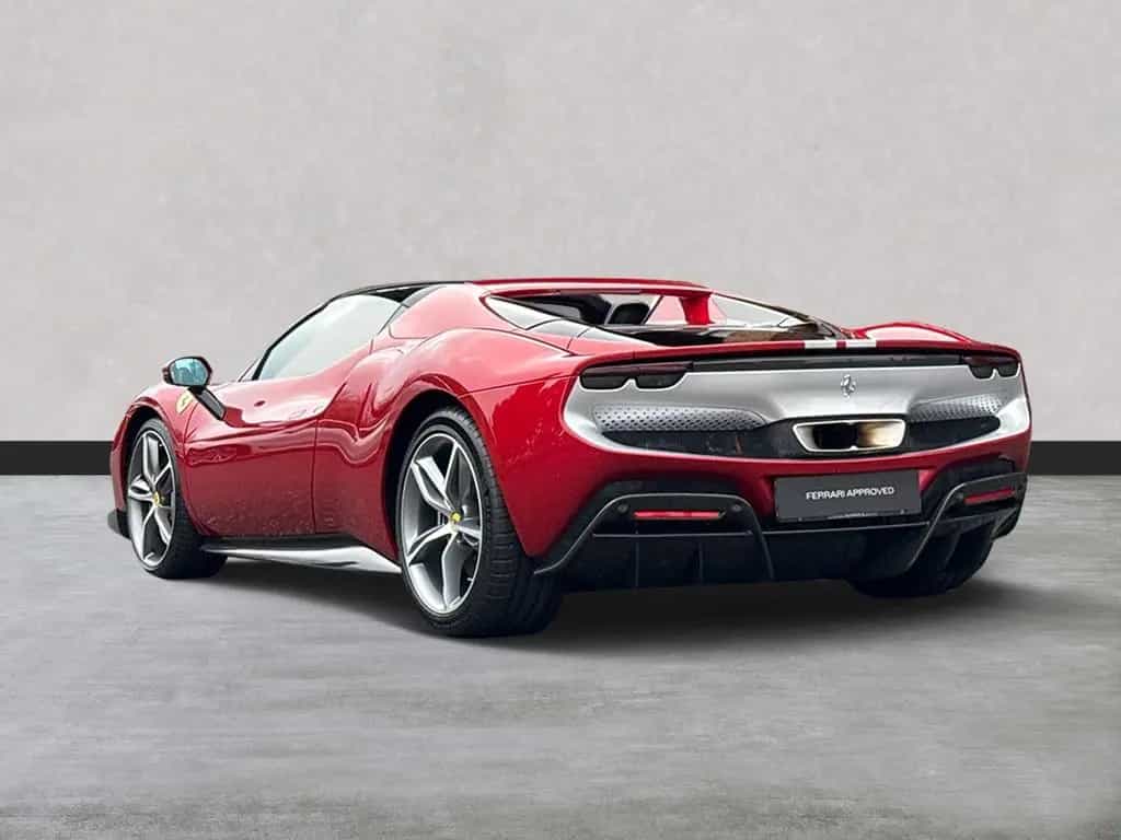 Ferrari 296 GTS 140.000€ an Optionals 05/2023-photo-8