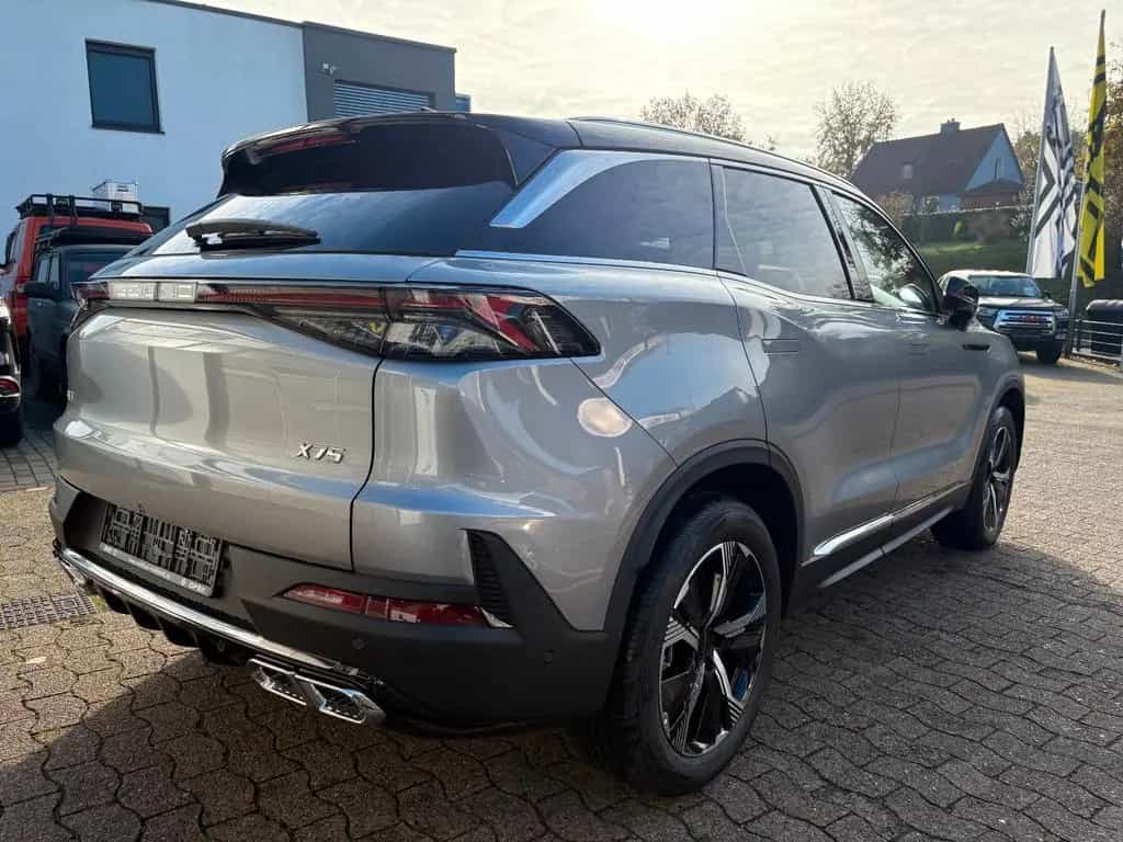 BAIC Beijing X75 sofort verfügbar null-photo-4