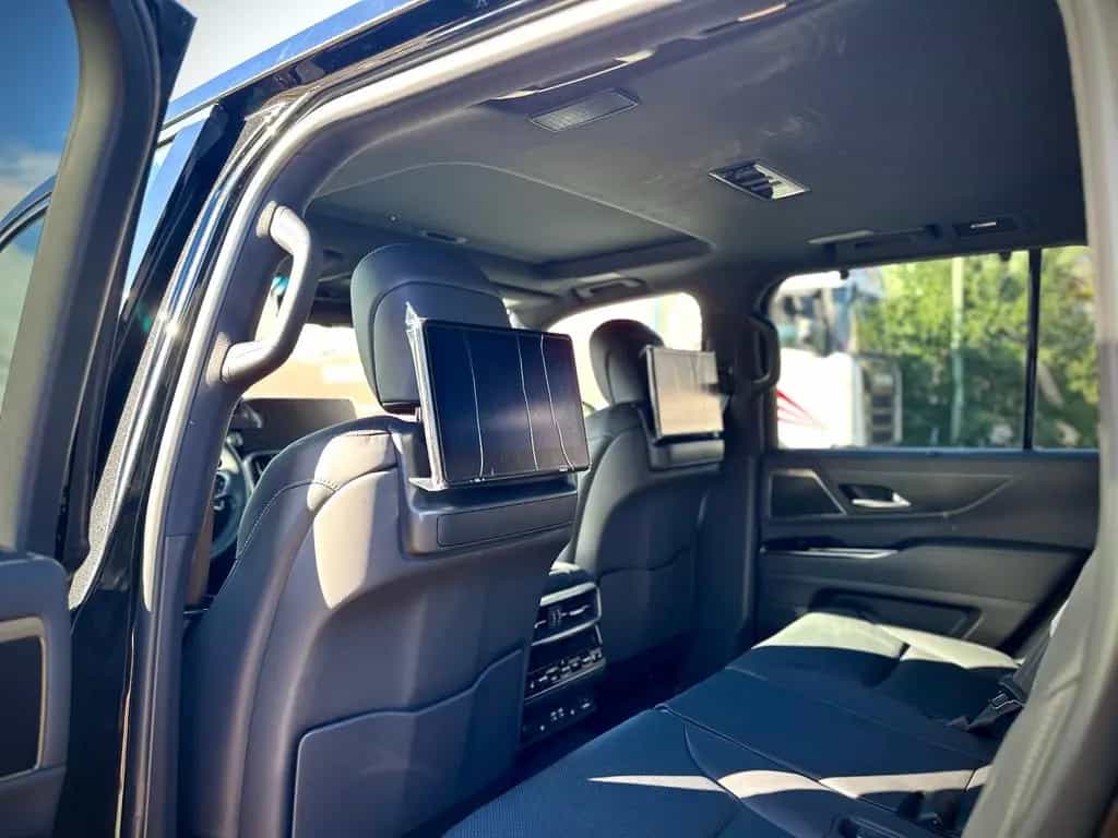 Lexus LX 600 Luxury/Rear TV/In Stock/Full options 04/2026-photo-11