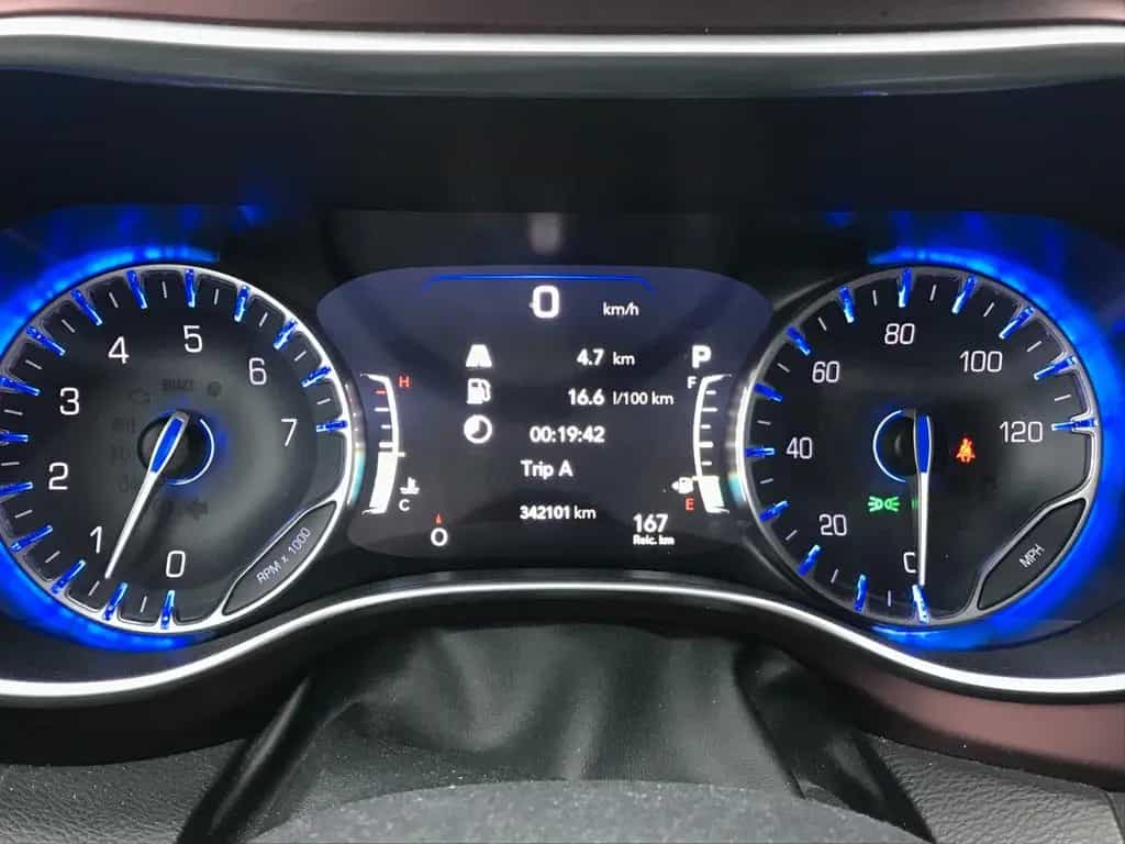 Chrysler Pacifica Limited 3.6L V6* AHK*DVD*Pano*Temp*TWA 07/2017-photo-12