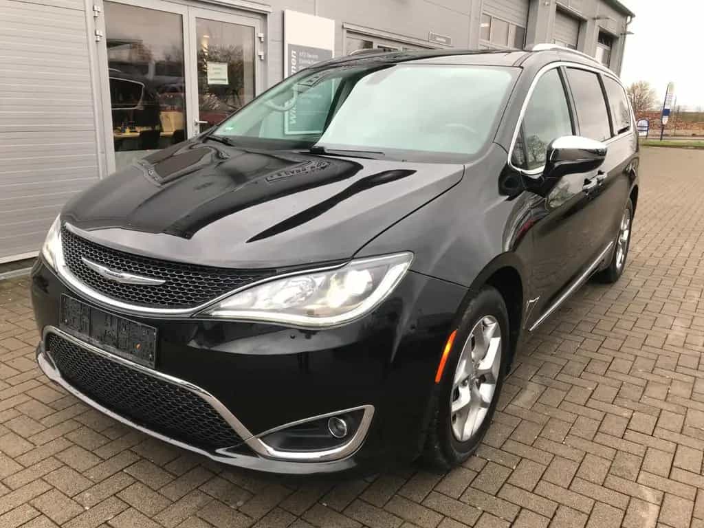 Chrysler Pacifica Limited 3.6L V6* AHK*DVD*Pano*Temp*TWA 07/2017-photo-2