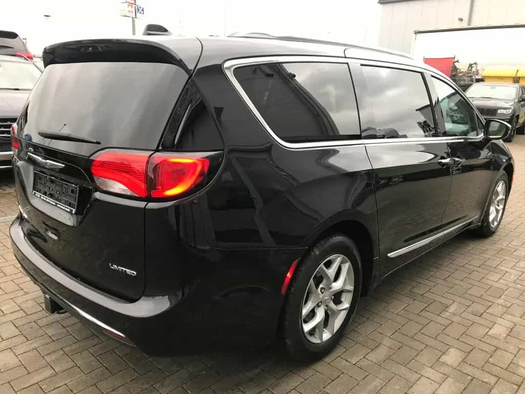 Chrysler Pacifica Limited 3.6L V6* AHK*DVD*Pano*Temp*TWA 07/2017-photo-4