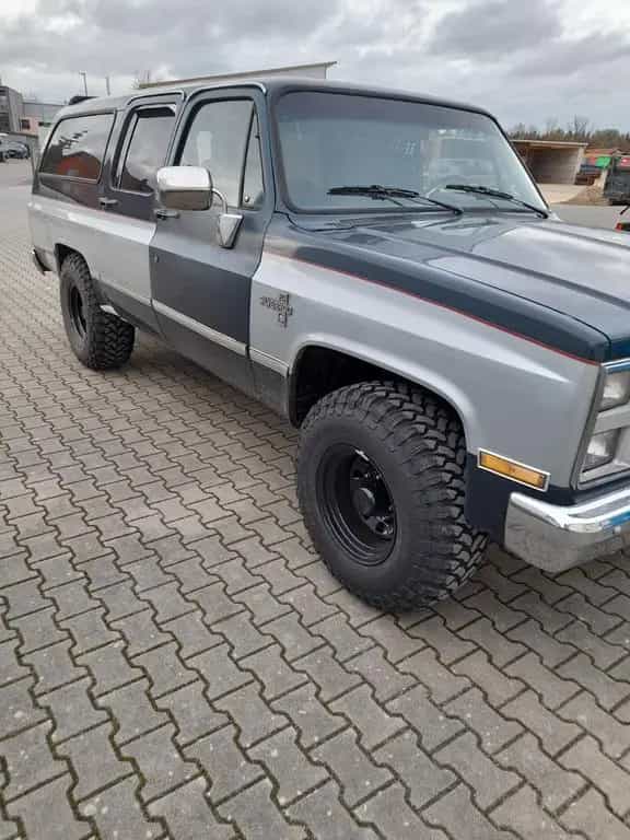 Chevrolet Suburban 5.7l V8 H-Zulassung Motor neu TÜV NEU 02/1985-photo-2