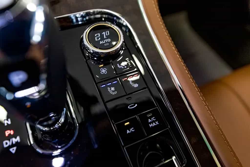 Bentley Continental GT Azure V8 06/2023-photo-15