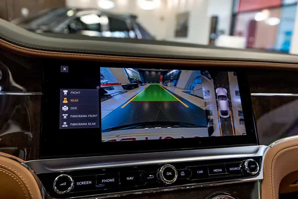 Bentley Continental GT Azure V8 06/2023-photo-17