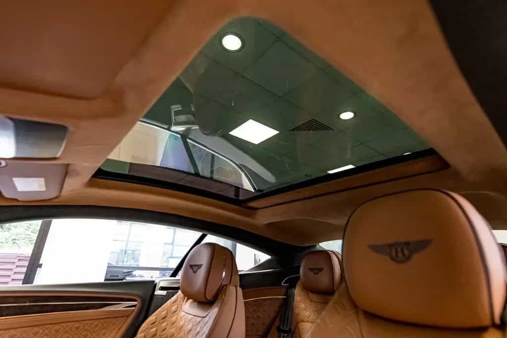 Bentley Continental GT Azure V8 06/2023-photo-24