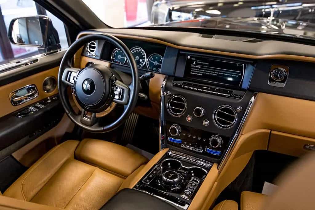 Rolls-Royce Cullinan - 05/2019-photo-9
