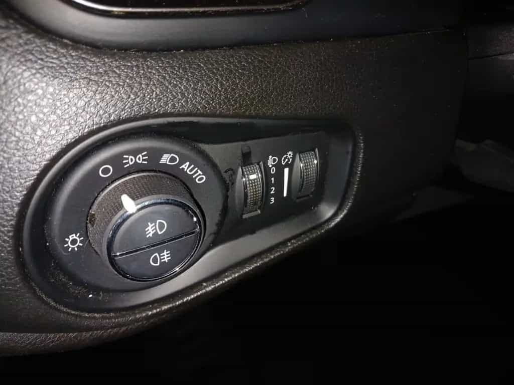 Jeep Renegade Limi FWD RFK NAVI HU NEU 3/28 12/2018-photo-19