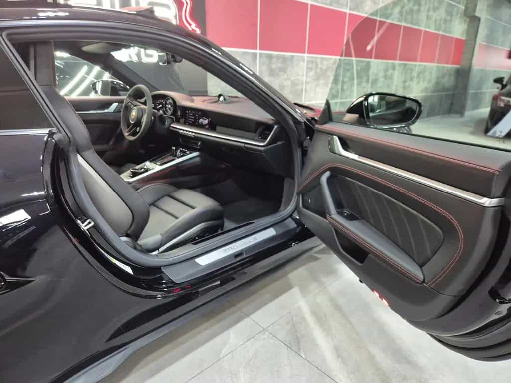 Porsche 992 Turbo S *18Wege*Keramik*Race-Tex*SPORT-AGA* 07/2023-photo-24