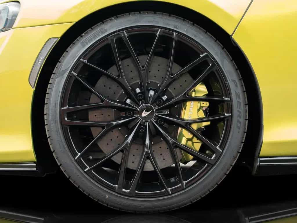 McLaren GT | Flux Green | Premium Pack 08/2025-photo-13