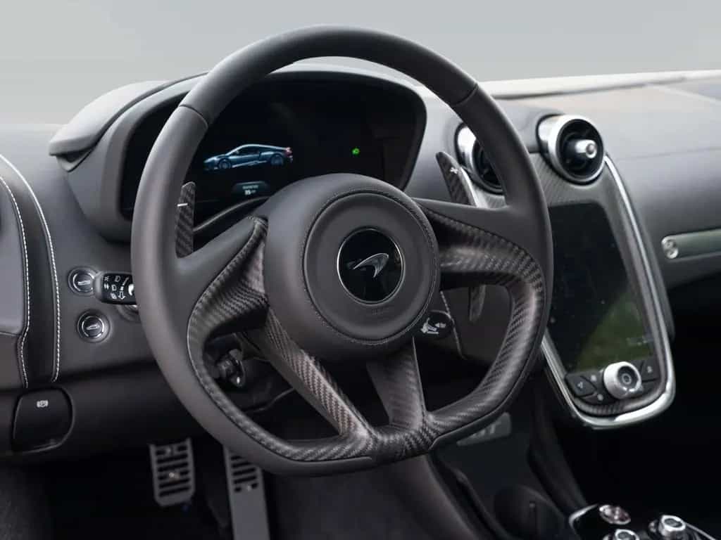 McLaren GT | Flux Green | Premium Pack 08/2025-photo-18
