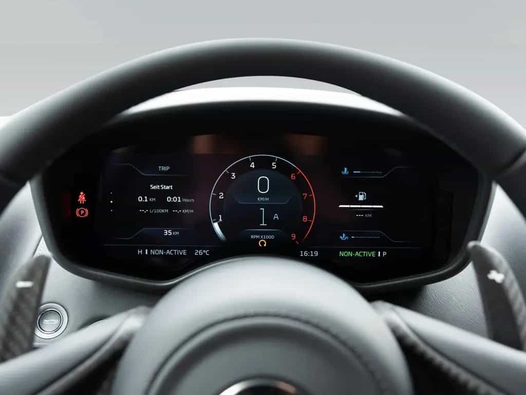 McLaren GT | Flux Green | Premium Pack 08/2025-photo-27