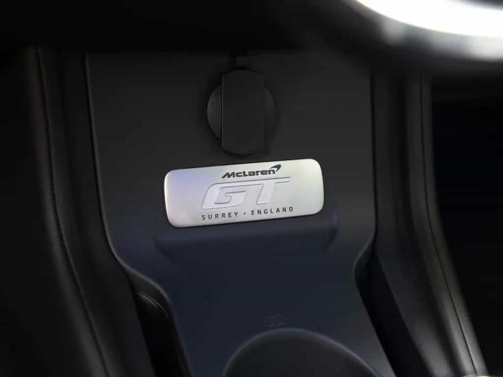 McLaren GT | Flux Green | Premium Pack 08/2025-photo-28