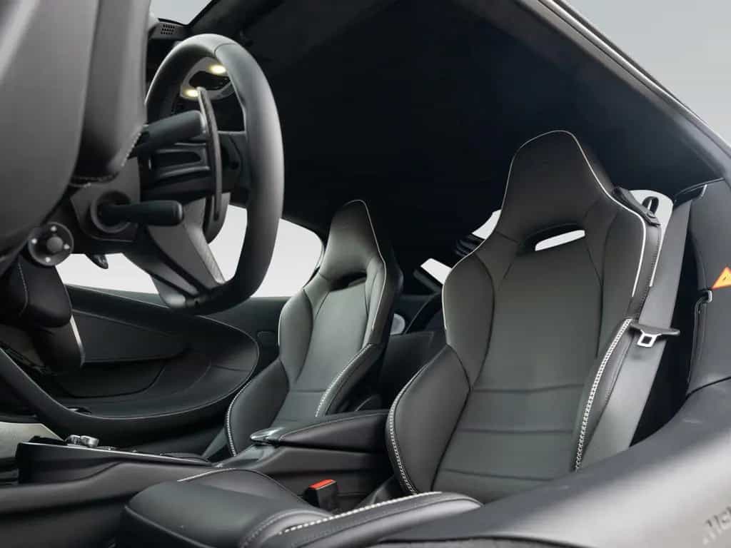 McLaren GT | Flux Green | Premium Pack 08/2025-photo-4