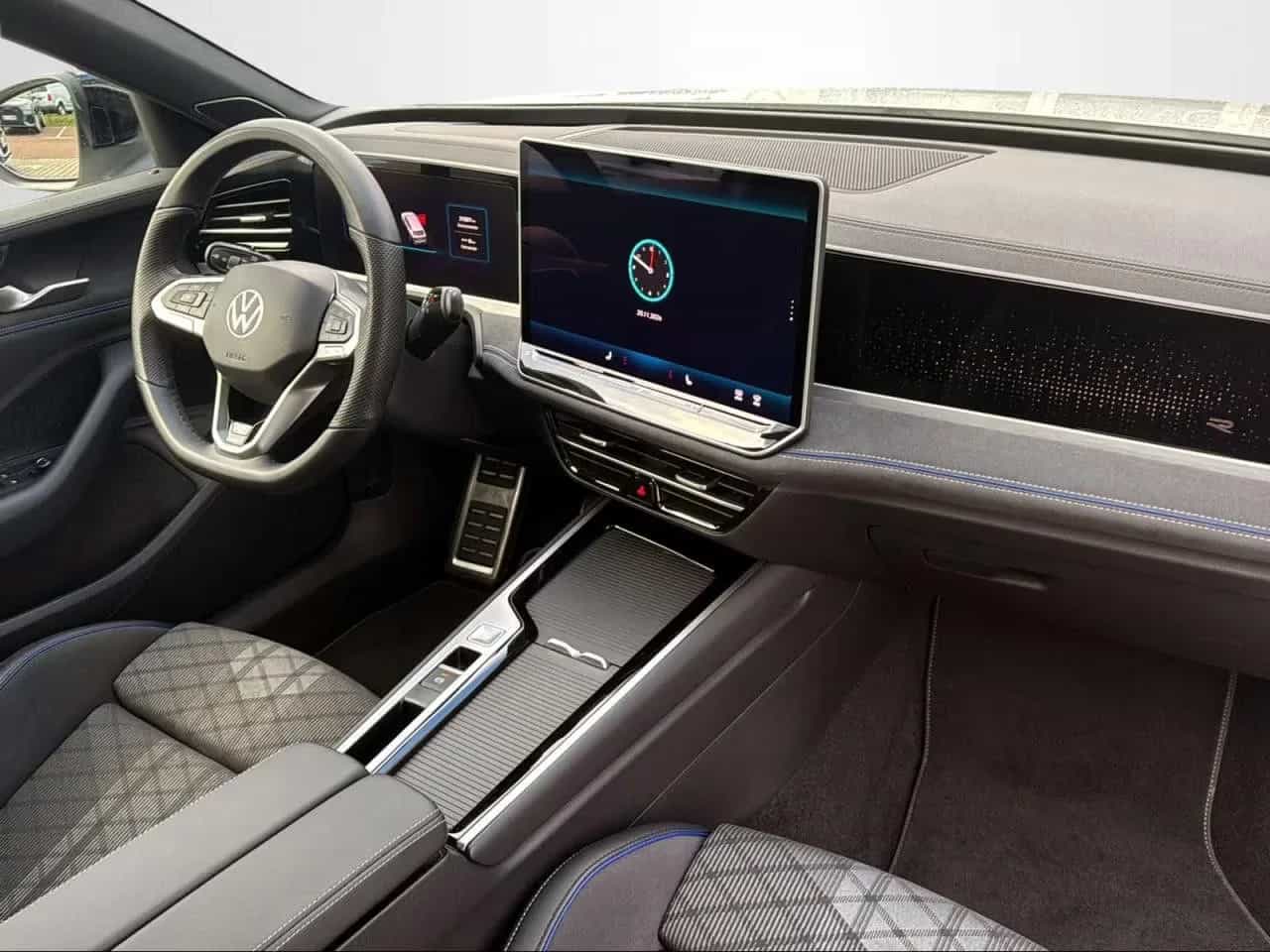Volkswagen Passat Variant 02/2024-photo-10