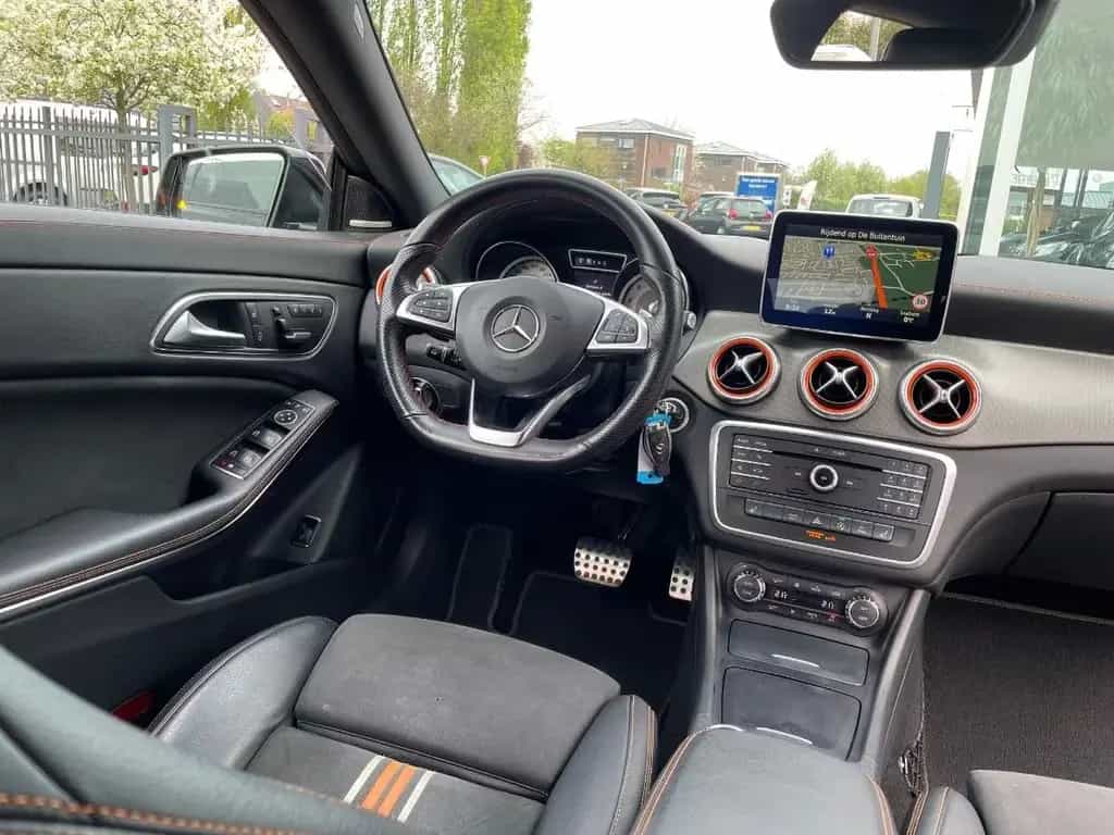 Mercedes-Benz CLA 250 Shooting Brake Aut 4-Matic 155kw | Orang 06/2016-photo-3