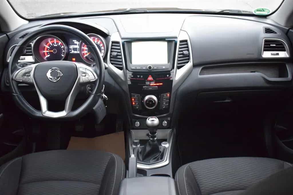 Ssangyong Tivoli 1.6 e-XGi 160 QUARTZ 2WD SHZ*NAVI*SCHECKH 08/2017-photo-11