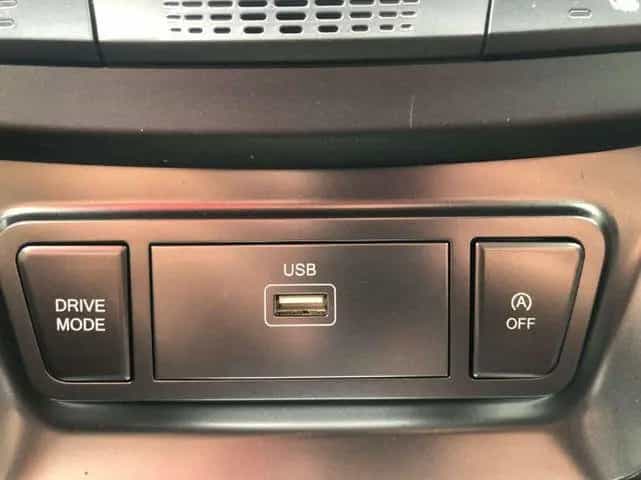 Ssangyong Tivoli Blackline 2024 1.5 Automatik 2WD Navi RF- 03/2024-photo-12