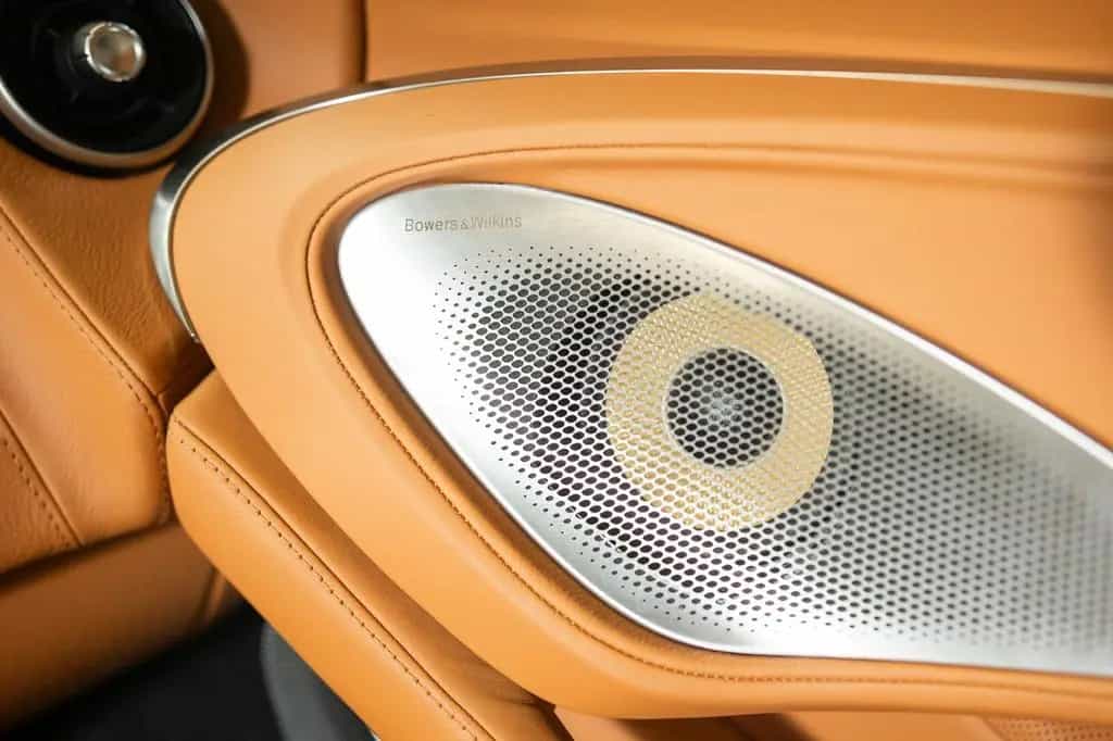 McLaren GT - Luxe - MSO Bespoke Gloss Argon 08/2023-photo-13