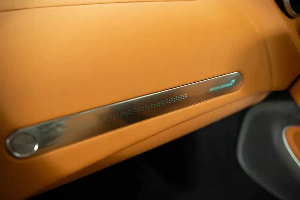 McLaren GT - Luxe - MSO Bespoke Gloss Argon 08/2023-photo-14