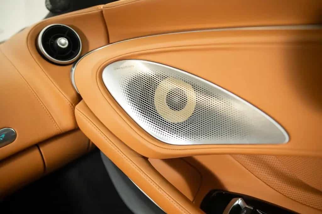 McLaren GT - Luxe - MSO Bespoke Gloss Argon 08/2023-photo-15