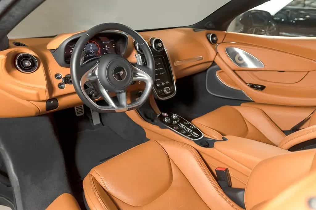 McLaren GT - Luxe - MSO Bespoke Gloss Argon 08/2023-photo-8