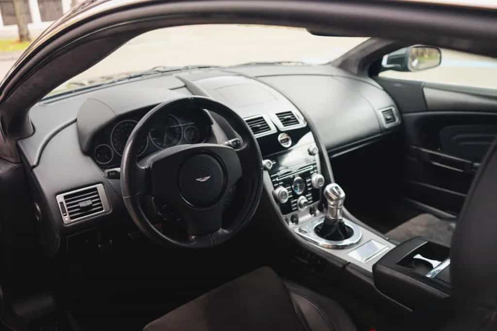 Aston Martin DBS 5.9 12/2008-photo-11