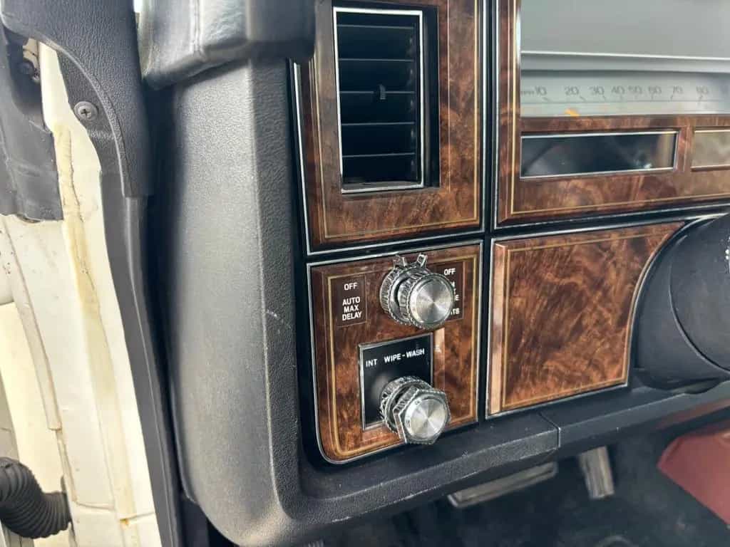 Lincoln Continental Town Car 1979 6.6 L TOP ZUSTAND 09/1979-photo-12