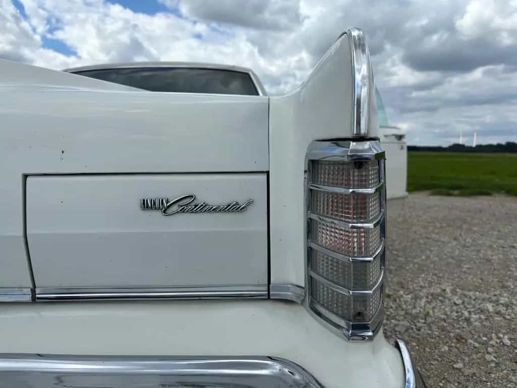 Lincoln Continental Town Car 1979 6.6 L TOP ZUSTAND 09/1979-photo-2