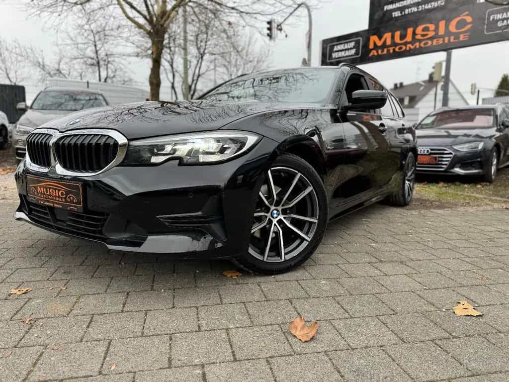 BMW 320 Baureihe 3 Touring 320 d/1.Hand/AHK/Navi 10/2020-photo-1