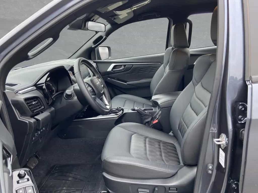 Isuzu D-Max Double Cab LSE 4x4 #SHZ #KAMERA #LEDER #SP 10/2025-photo-6