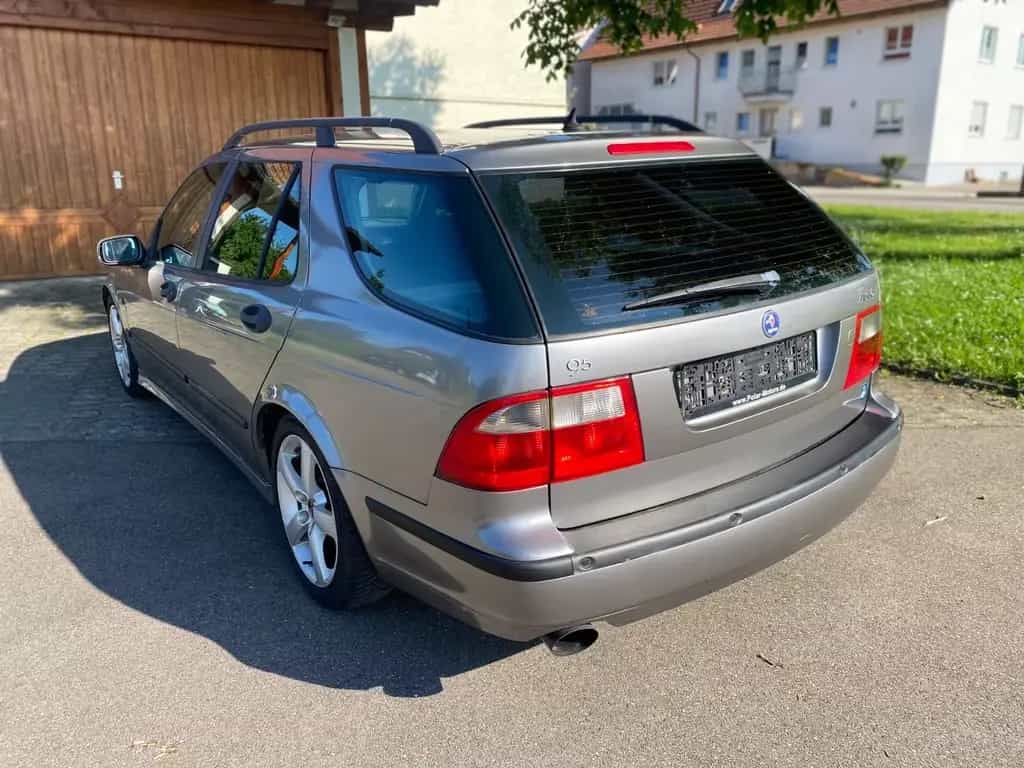Saab 9-5 2.3 Turbo Aero Sport-Kombi*Leder*RAR*TÜV NEU 12/2001-photo-4