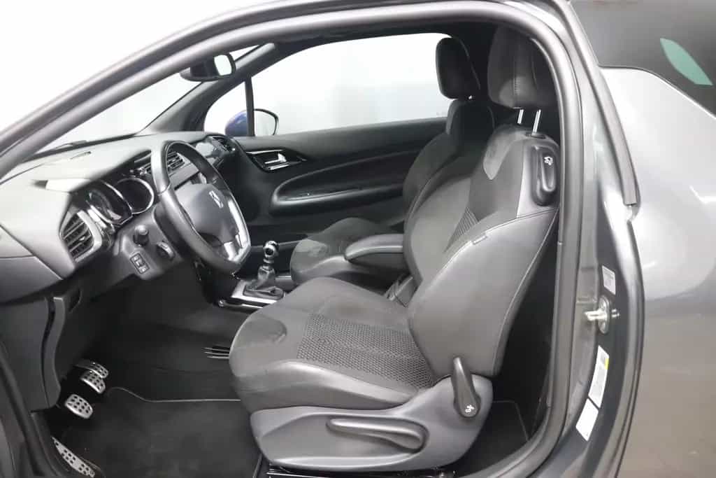 Citroën DS3 SportChic 1.6 115 kW (156 PS) Cabrio, Kli... 02/2014-photo-6