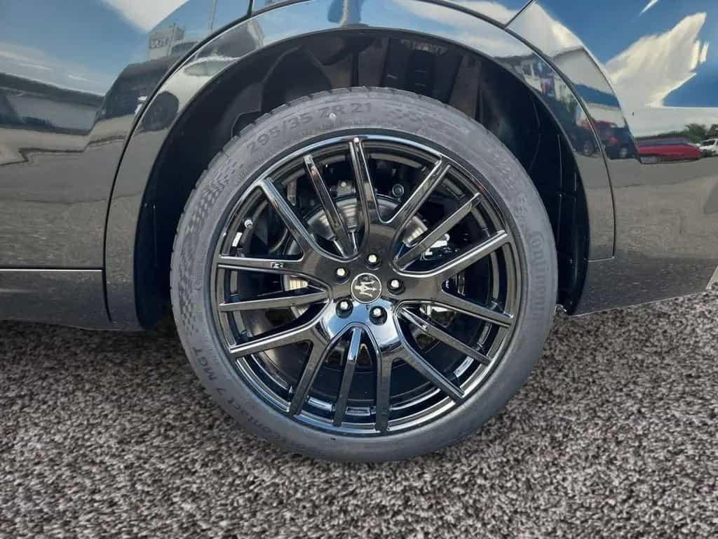 Maserati Levante Modena Ultima *Tageszulassung Aktion* 06/2025-photo-13