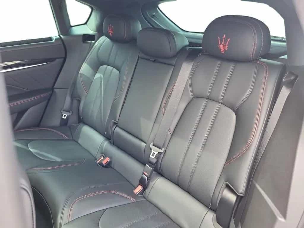 Maserati Levante Modena Ultima *Tageszulassung Aktion* 06/2025-photo-4