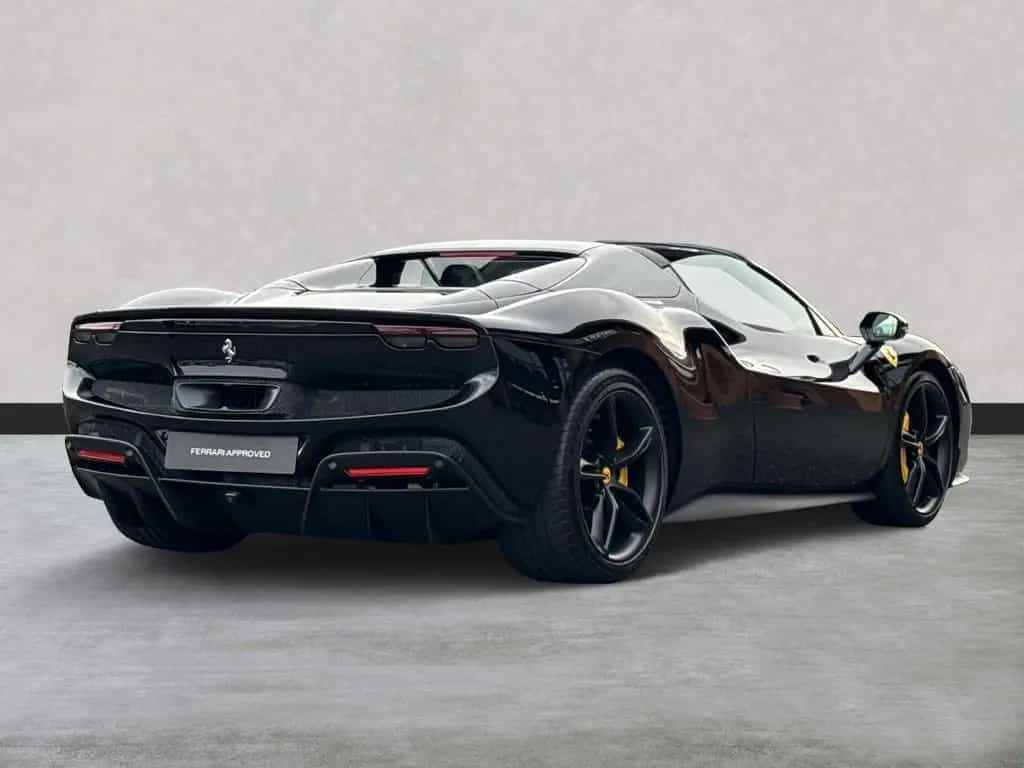 Ferrari 296 GTS 50.000€ an Optionals 08/2023-photo-5