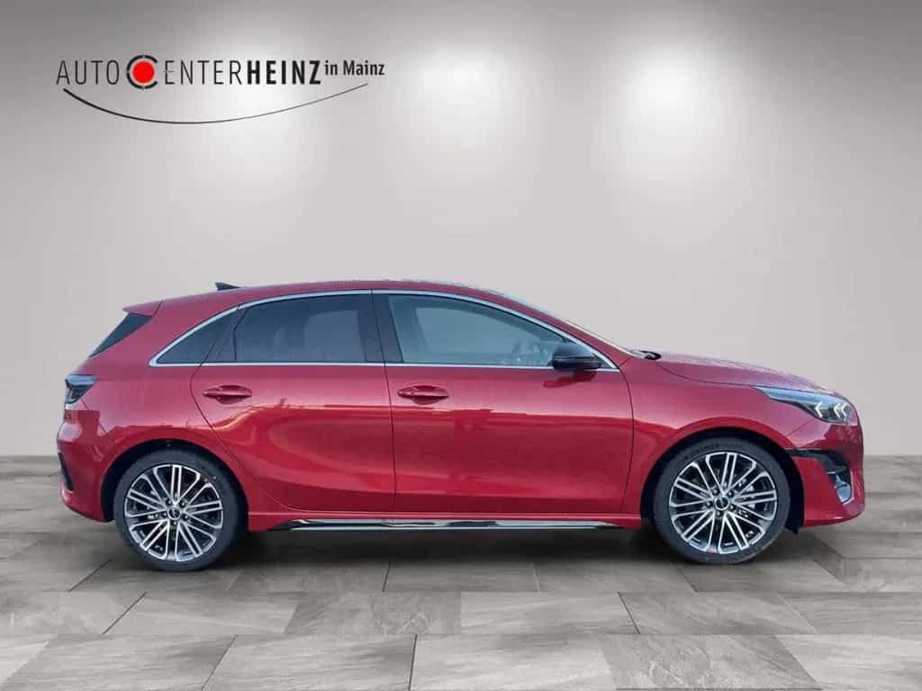 Kia Ceed 1.5 T-GDI DCT7 OPF GT Line GT-Line mit Lede 01/2025-photo-3