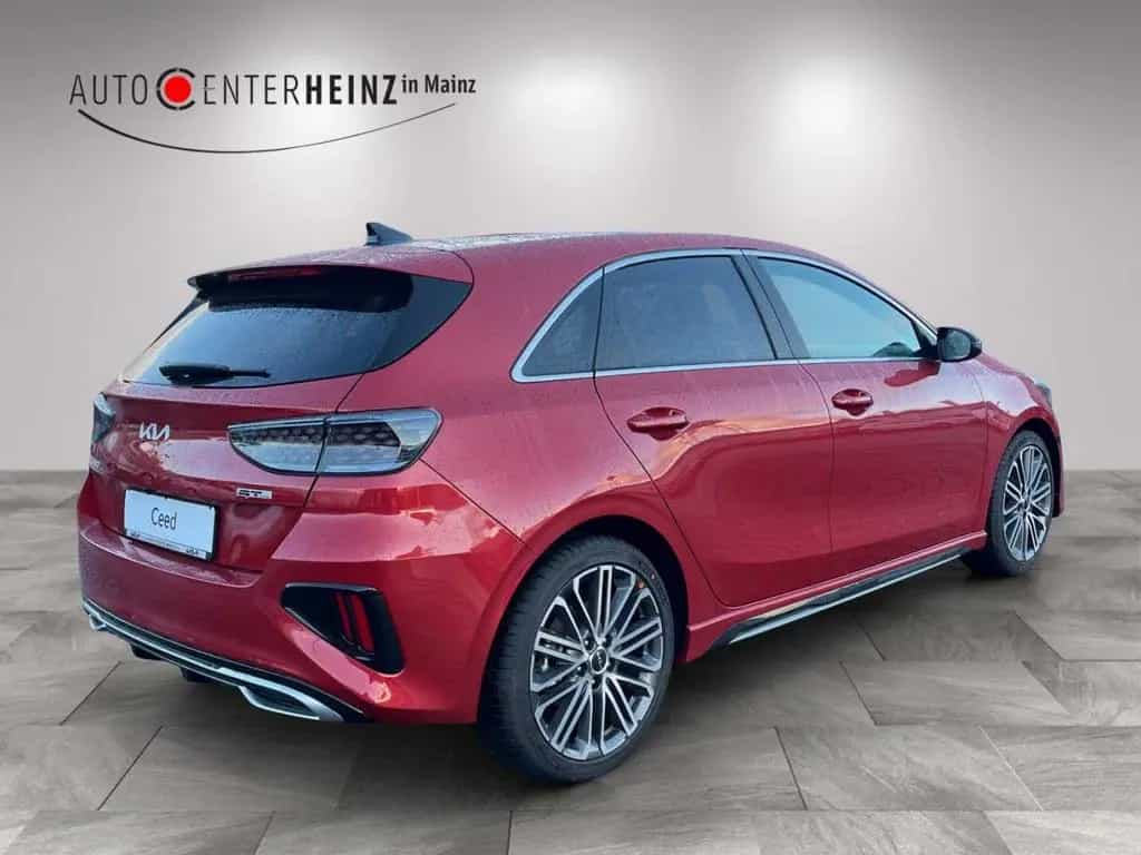 Kia Ceed 1.5 T-GDI DCT7 OPF GT Line GT-Line mit Lede 01/2025-photo-4