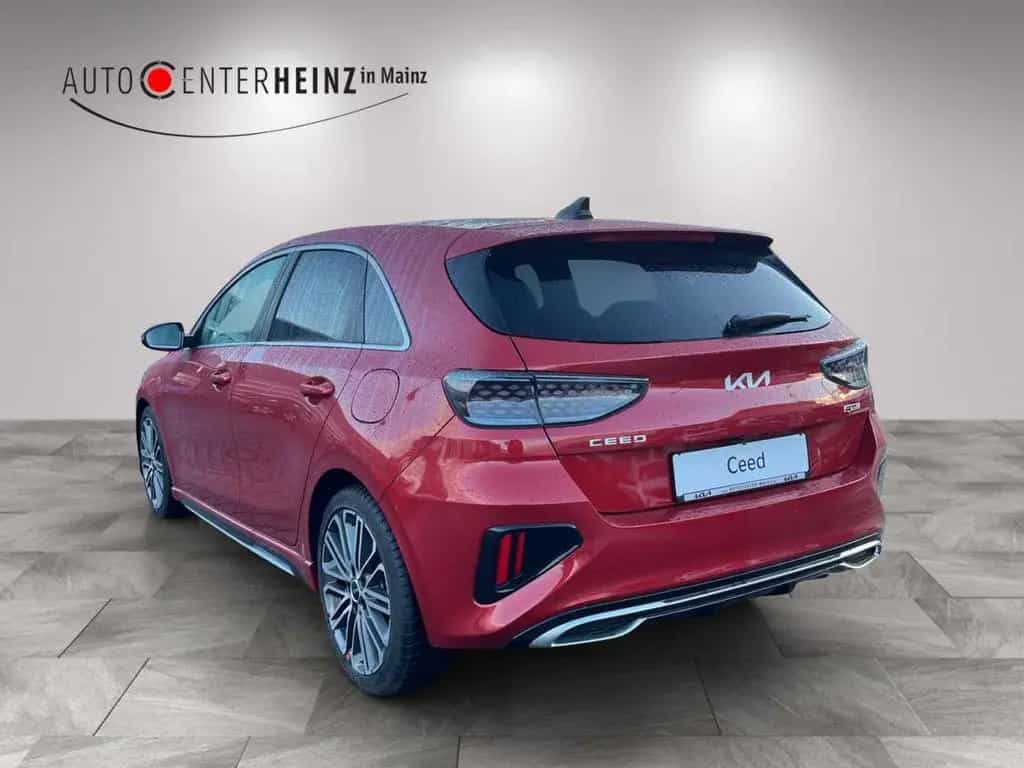 Kia Ceed 1.5 T-GDI DCT7 OPF GT Line GT-Line mit Lede 01/2025-photo-7