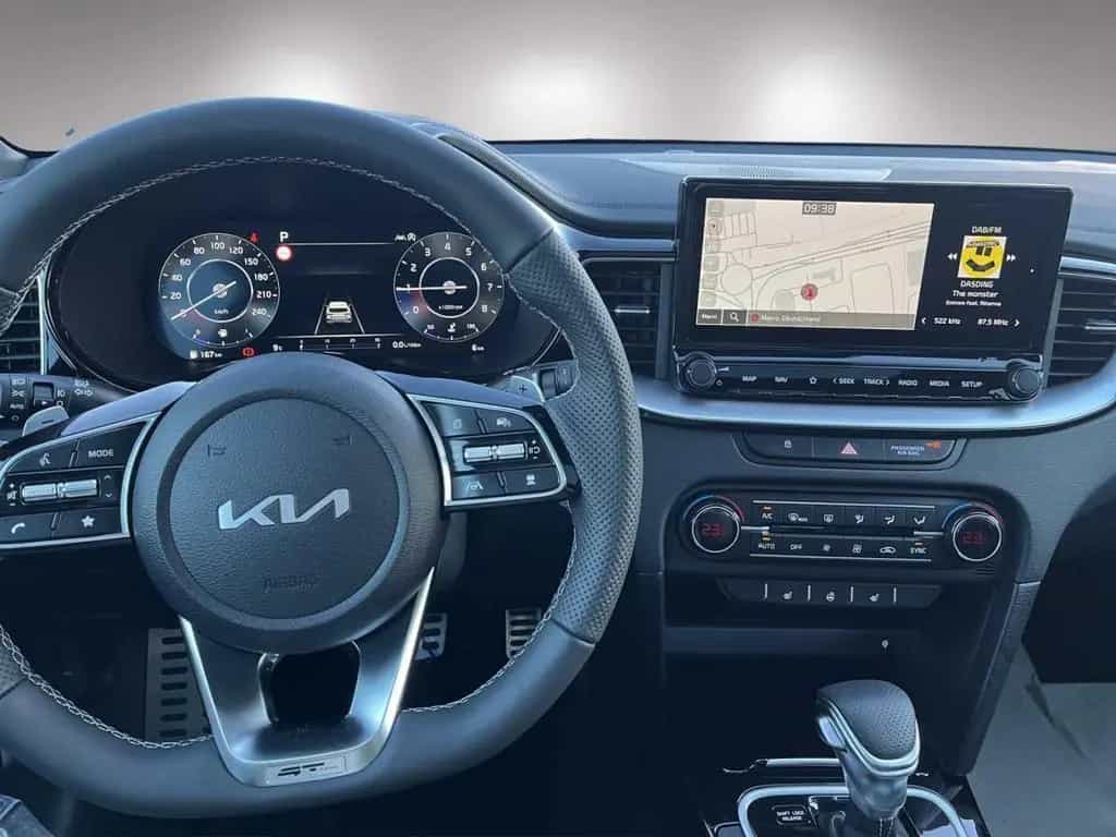 Kia Ceed 1.5 T-GDI DCT7 OPF GT Line GT-Line mit Lede 01/2025-photo-8