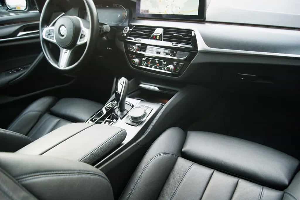 BMW 520 d xDrive TOUR*M-SPORT*PANO*KAM*STANDHZG*LEDER 11/2020-photo-24