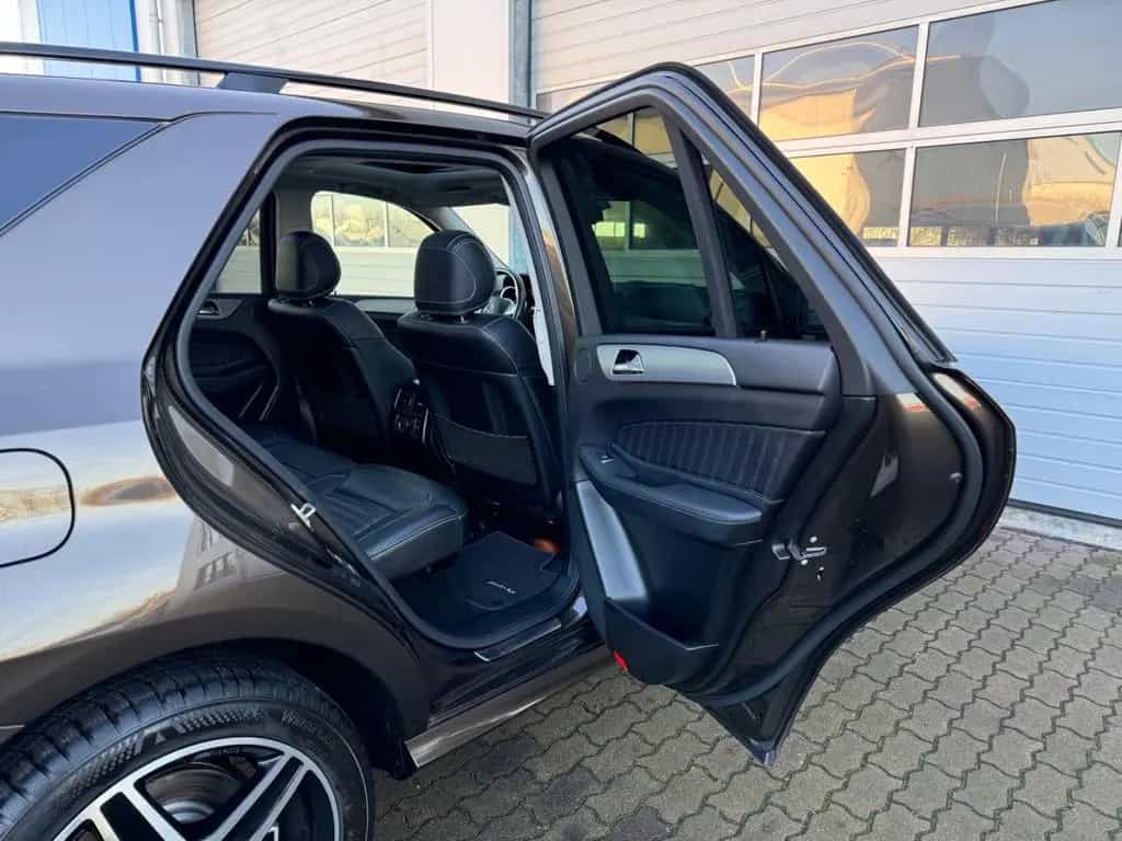 Mercedes-Benz GLE 450 AMG PANORAMA/360/NIGHT/PARK/LED/AMG INT. 08/2016-photo-28