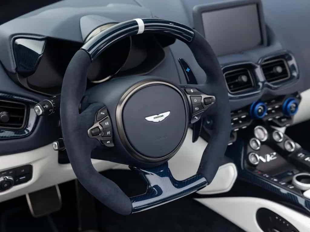 Aston Martin V12 Vantage Roadster | Q - Einzelstück | Blue CF 11/2023-photo-19